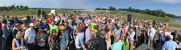 Photo of crowd at St. Croix River Crossing opening event.